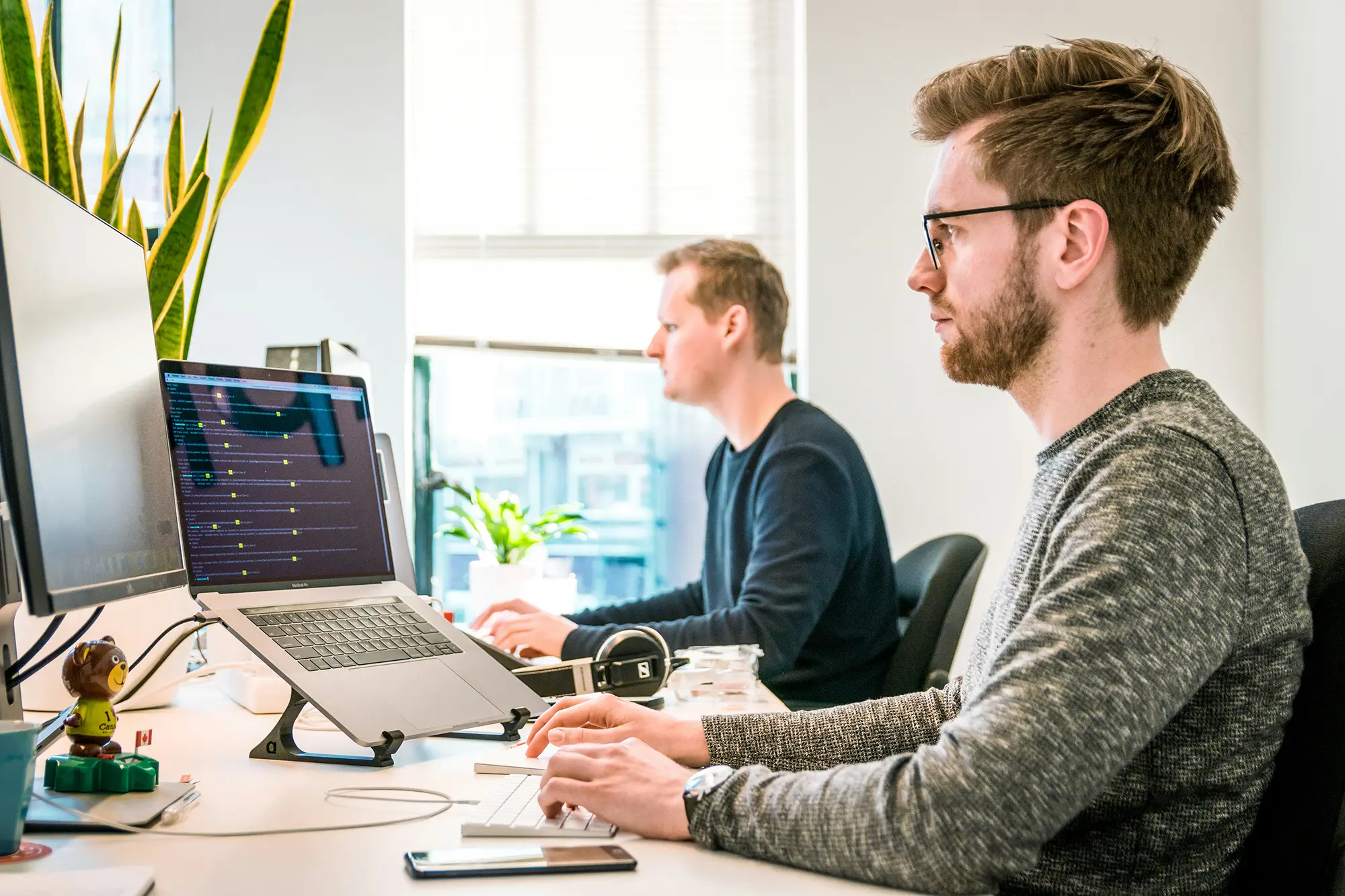 tim-van-der-kuip-CPs2X8JYmS8-unsplash Regulatory investigations and compliance